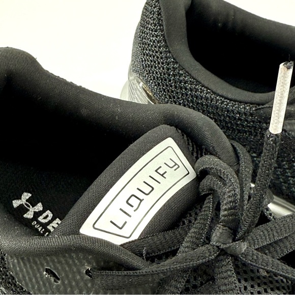 Under Armour Deluxe Black Sneakers - Picture 8 of 8
